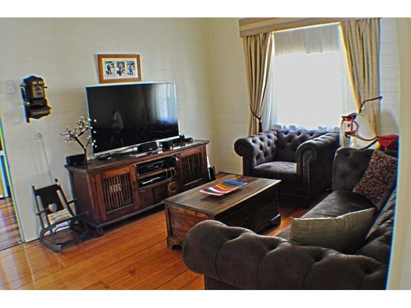 7 Cousins Street, The Range QLD 4700